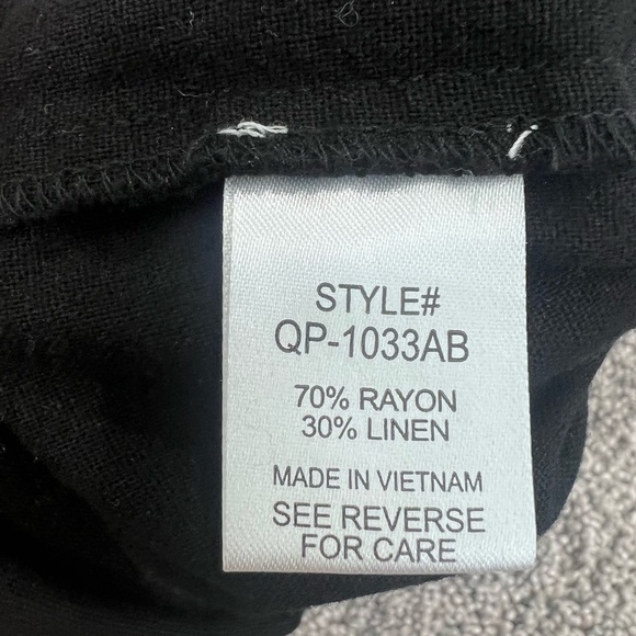 Zenana Black Sleeveless Linen Rayon Pockets Romper Casual  Women’s Size US 8 - Picture 3 of 11